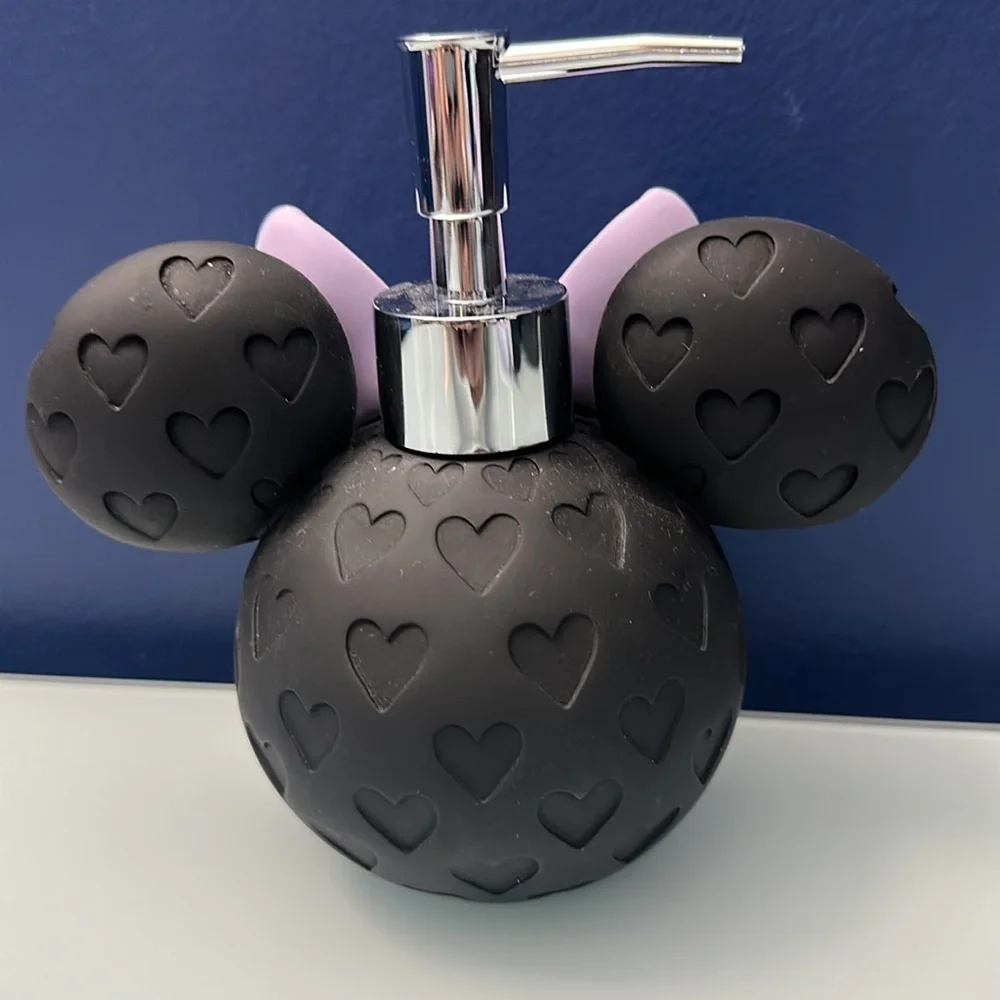 NWT Purple Minnie Bow Soap Dispenser